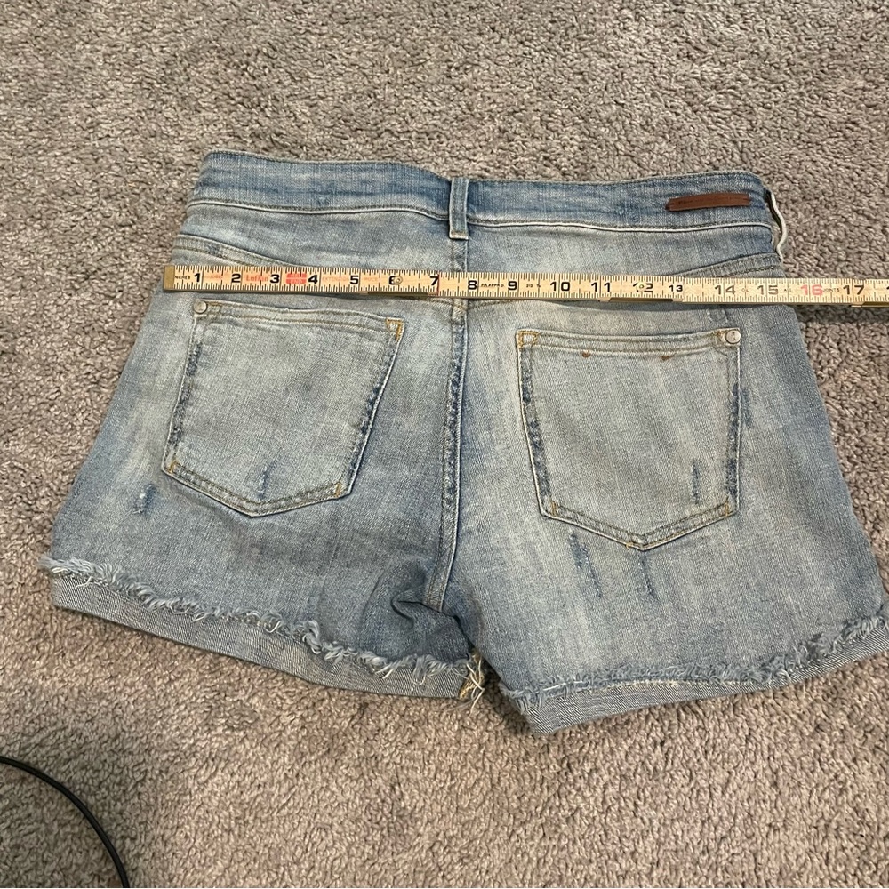 Pilcro Hyphen High-Rise Multicolor Embroidered Distressed Denim Shorts, Size 27 - Picture 7 of 9